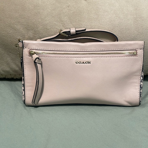 COACH WRISTLET PINK With Printed sides NWOT Medium size - Picture 1 of 7
